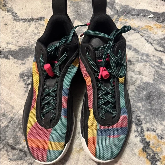 Multicolor Jordan sneakers - Picture 2 of 6